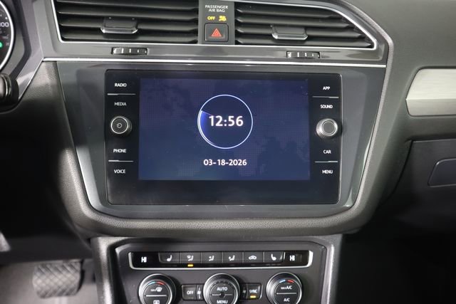 Used 2020 Volkswagen Tiguan SE w/ Panoramic Sunroof Package image 39