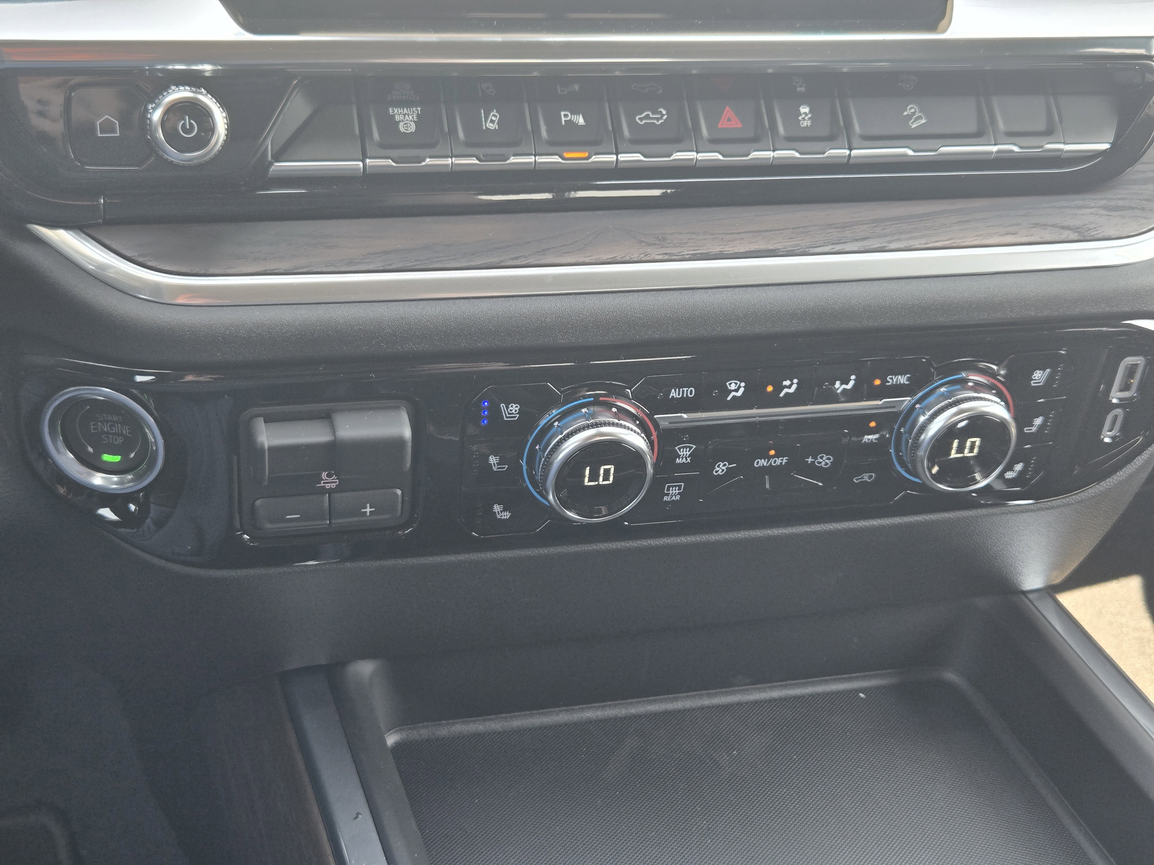 New 2025 GMC Sierra 2500 SLT w/ Texas SLT Premium Package image 14