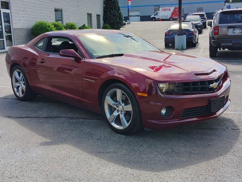 Used 2010 Chevrolet Camaro SS RWD image 4