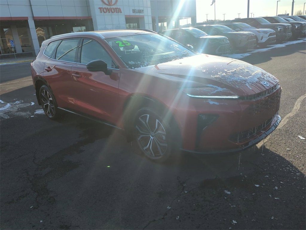 Used 2025 Toyota Crown Signia image 2