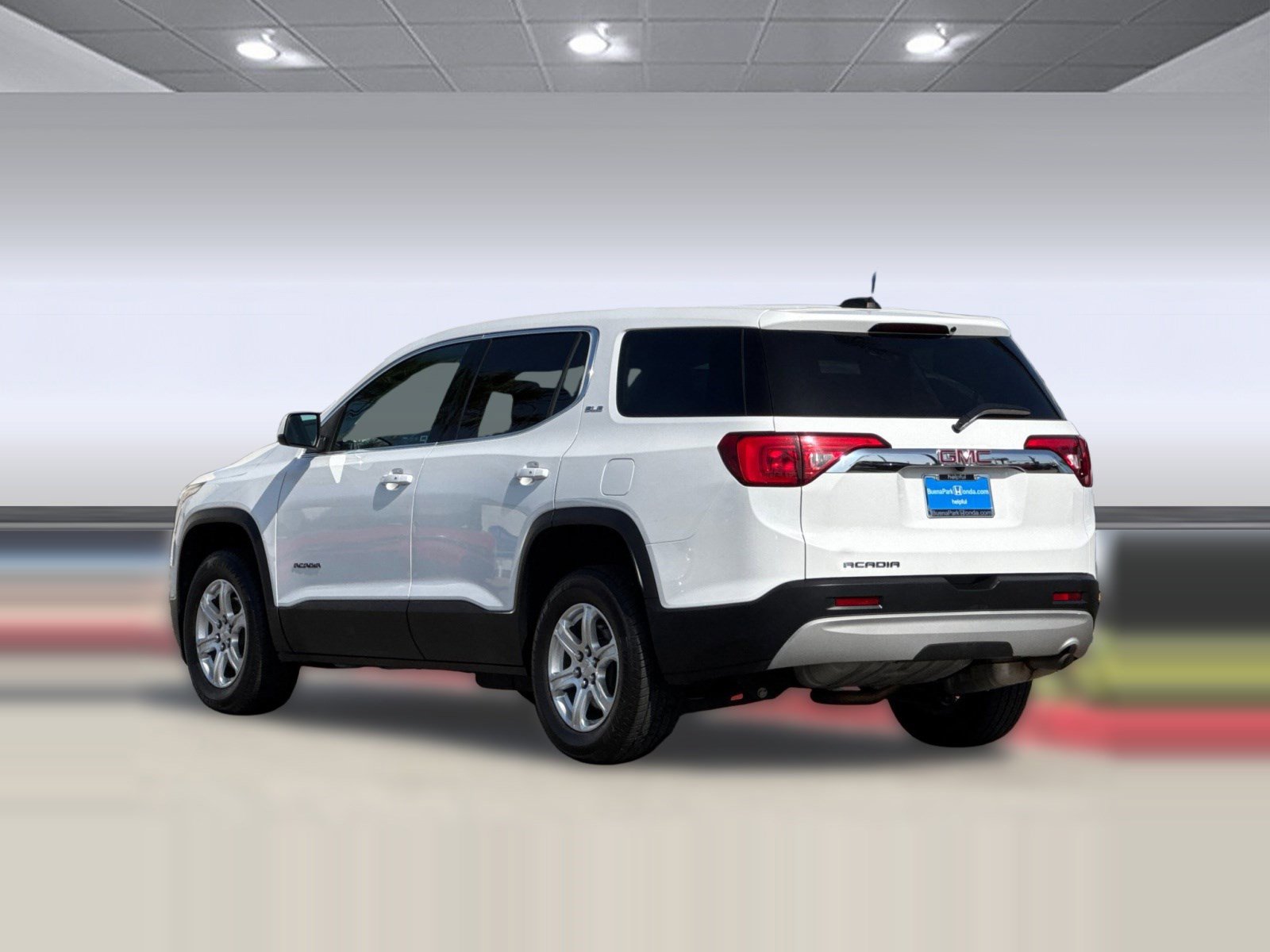 Used 2019 GMC Acadia SLE FWD image 3