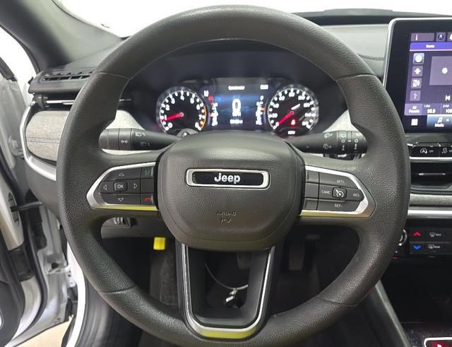 Used 2023 Jeep Compass Sport AWD/4WD image 6