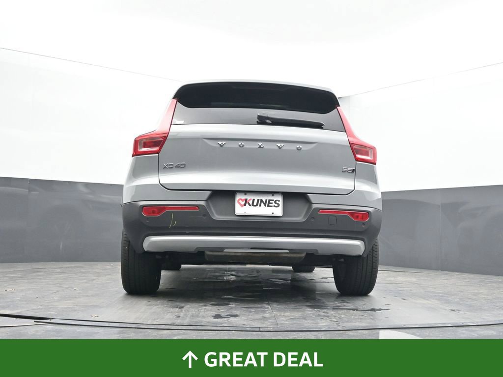 Used 2025 Volvo XC40 B5 Core AWD/4WD image 46