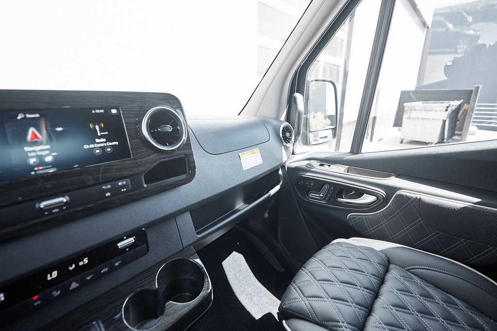 Used 2024 Mercedes-Benz Sprinter 3500 w/ Parking Package image 65