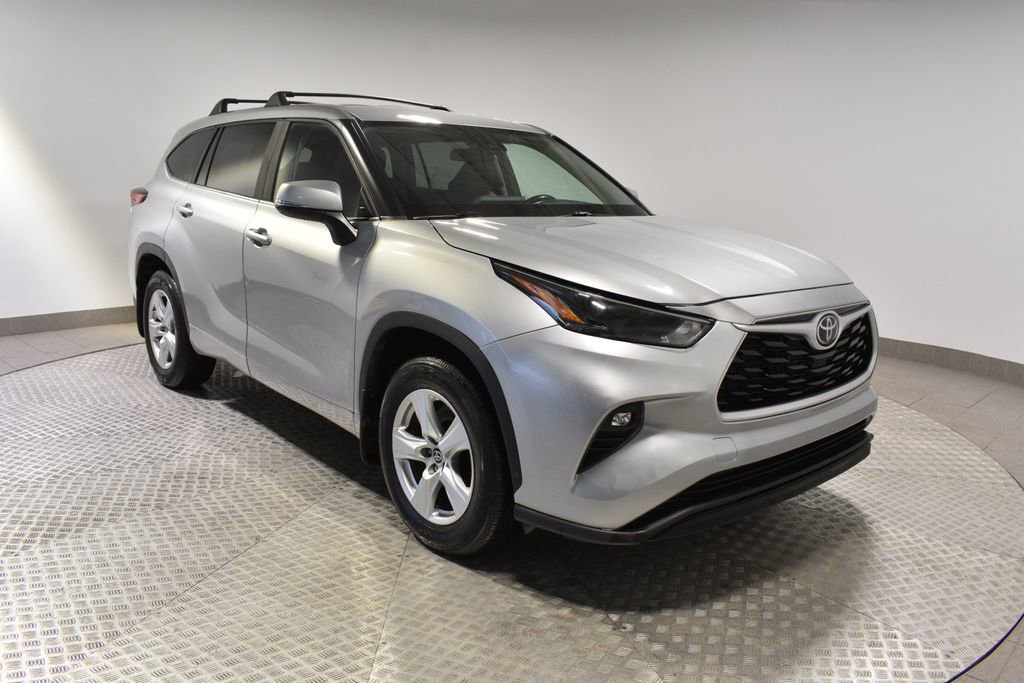 Used 2023 Toyota Highlander XLE image 8
