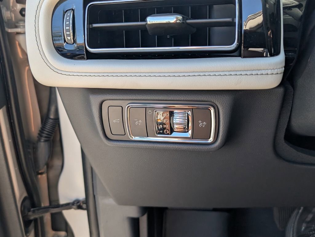 Used 2025 Lincoln Aviator Reserve w/ Illumination Package image 26