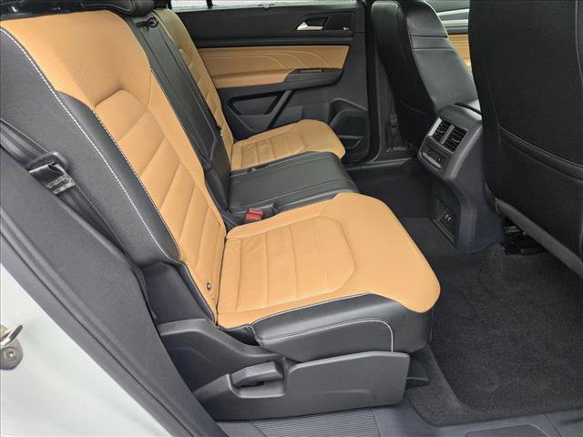 Used 2022 Volkswagen Atlas Cross Sport SEL Premium R-Line AWD/4WD image 17