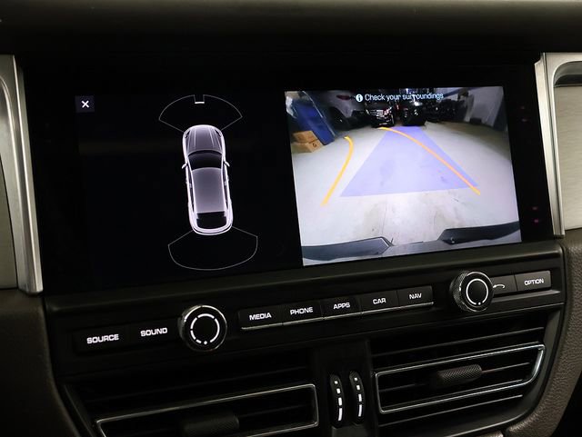 Used 2020 Porsche Macan Turbo image 21