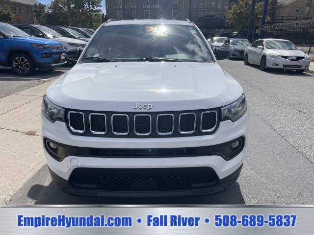 Used 2024 Jeep Compass Latitude AWD/4WD image 11