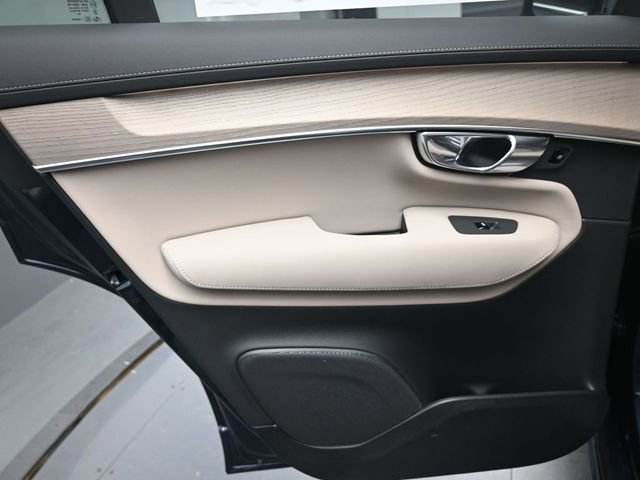 New 2026 Volvo XC90 T8 Plus w/ Protection Package Premier image 23