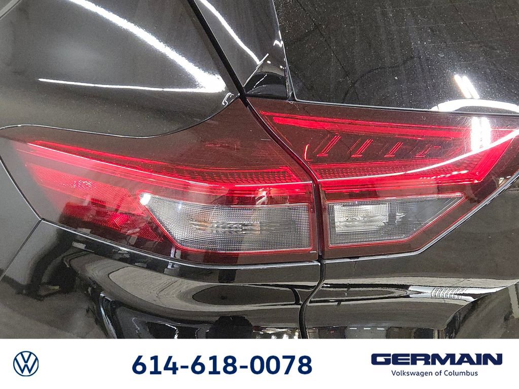 Used 2024 Nissan Rogue Platinum image 19