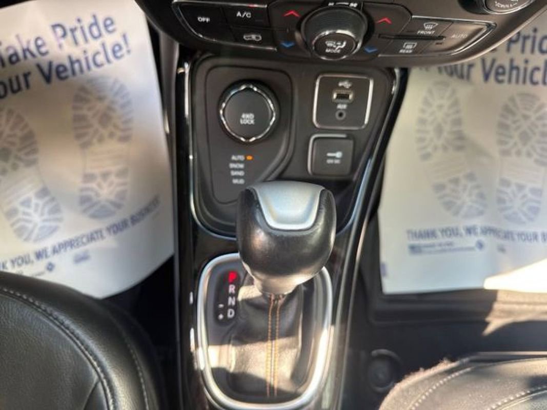 Used 2018 Jeep Compass Limited w/ Navigation Group AWD/4WD image 25