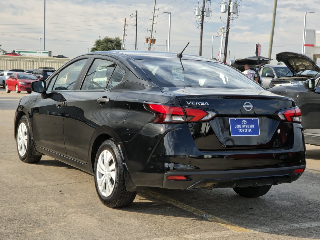 Used 2025 Nissan Versa S w/ Trunk Package FWD image 7