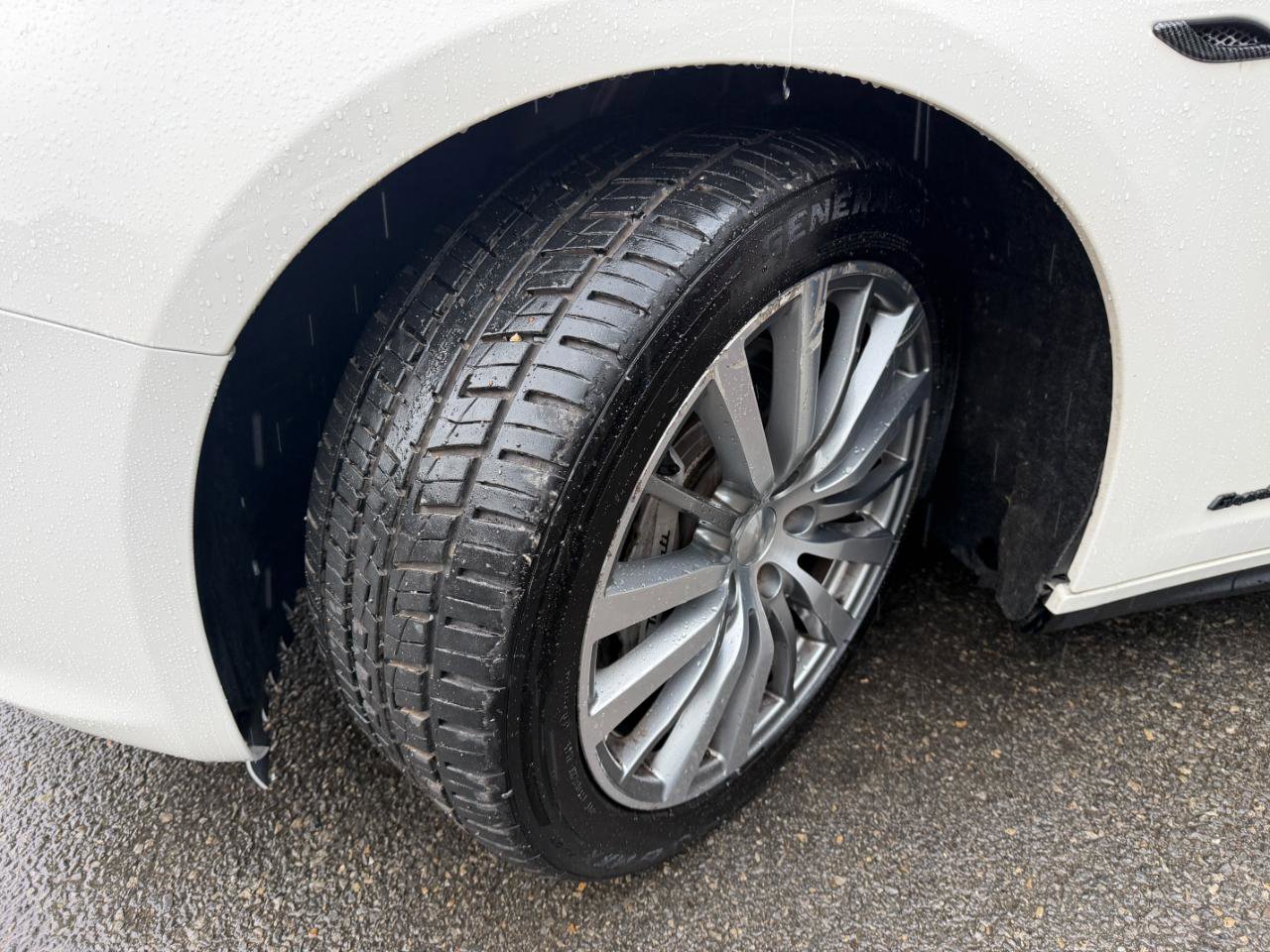 Used 2016 Maserati Ghibli RWD image 25