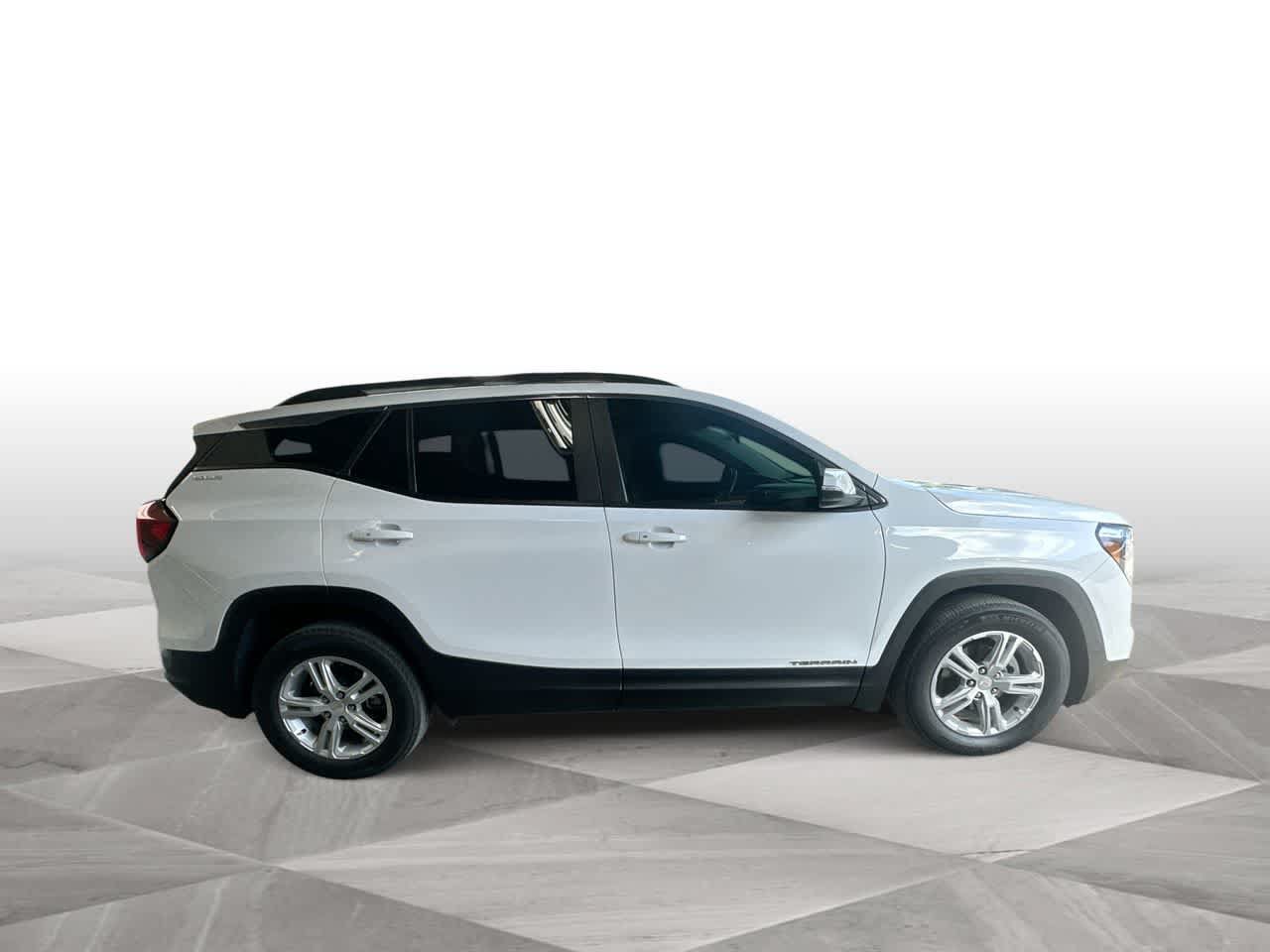 Used 2023 GMC Terrain SLE w/ Driver Convenience Package FWD image 9
