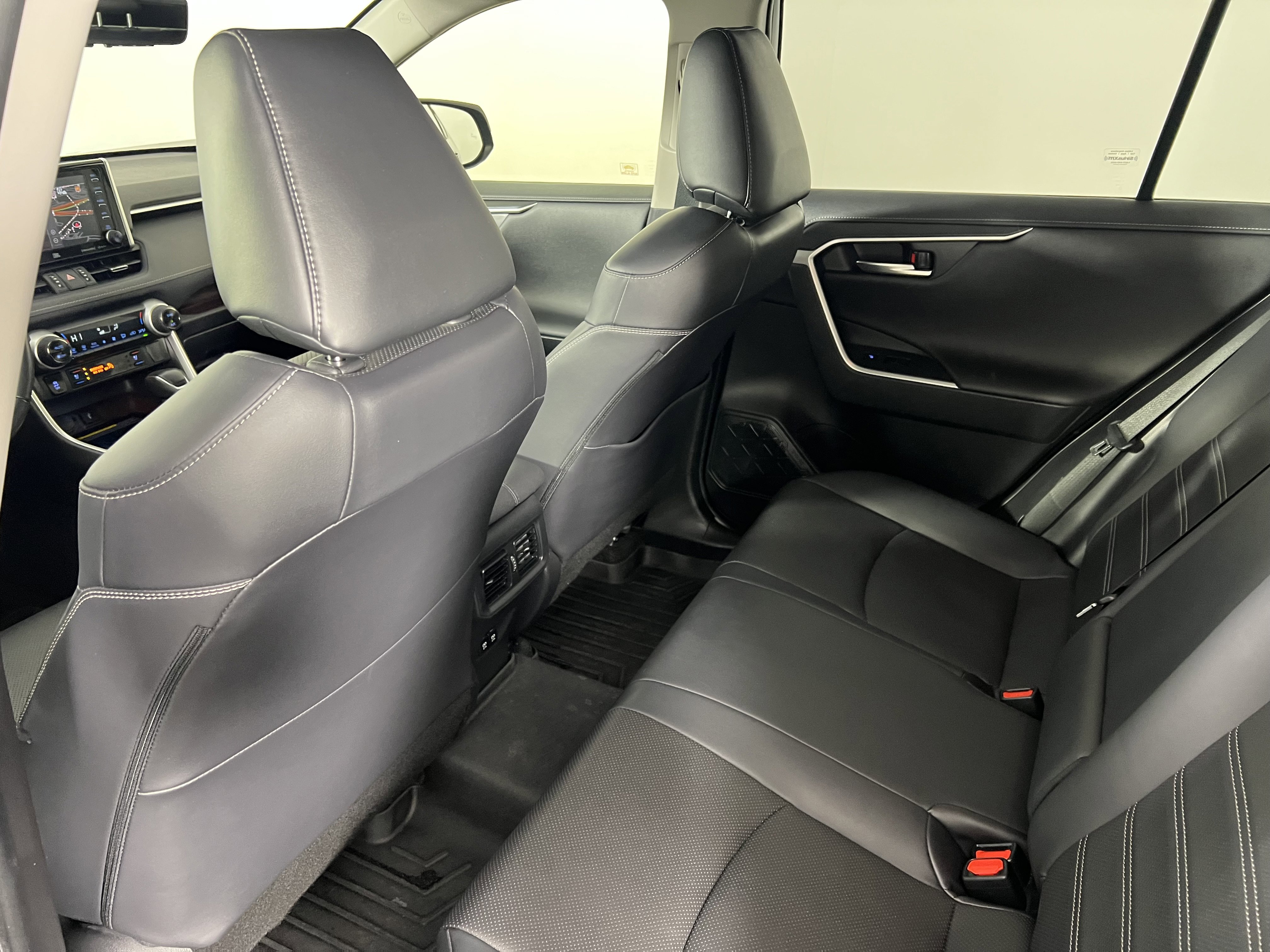 Used 2020 Toyota RAV4 Limited image 21