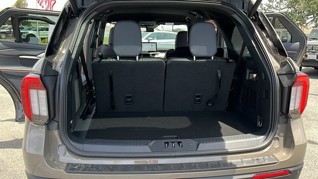 New 2026 Ford Explorer ST-Line w/ ST-Line Street Pack RWD image 13