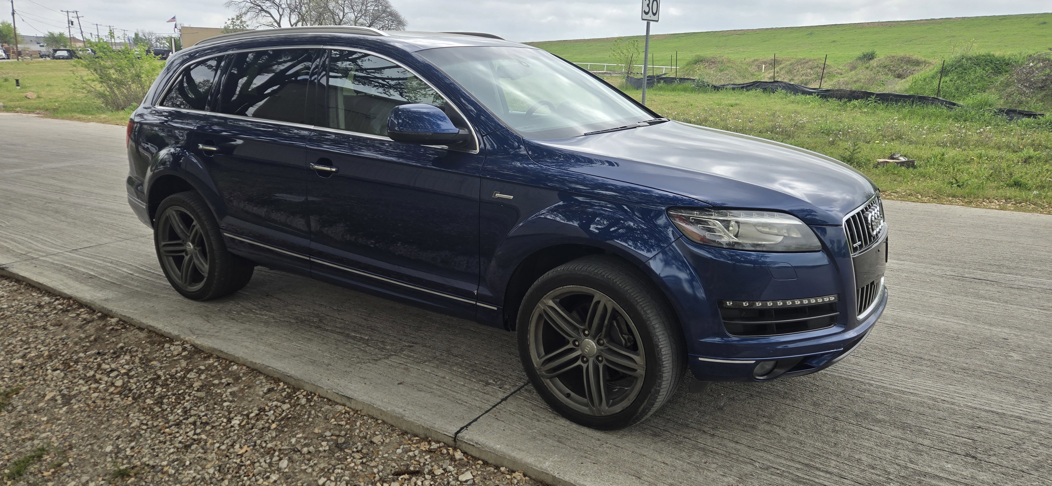 Used 2015 Audi Q7 3.0T Premium Plus w/ Premium Plus Package AWD/4WD image 11