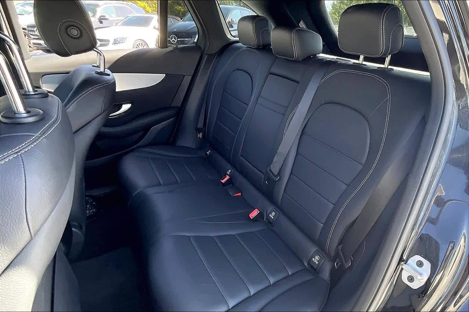 Used 2022 Mercedes-Benz GLC 300 w/ Premium Package Lite image 19
