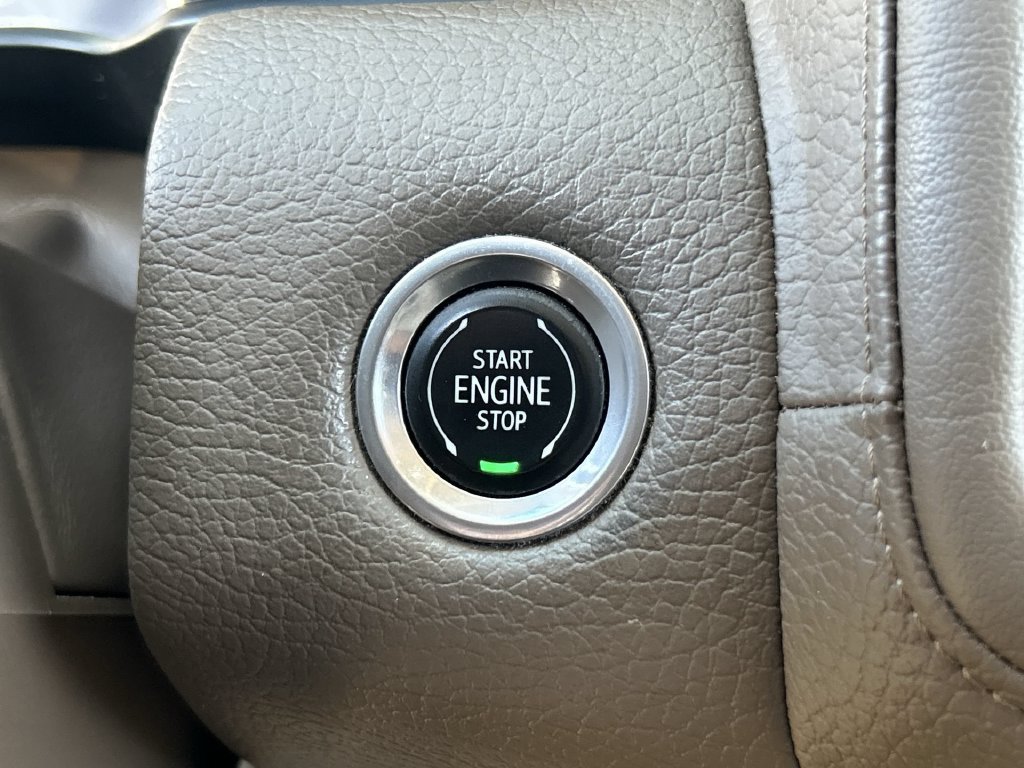 Used 2021 GMC Yukon Denali AWD/4WD image 17