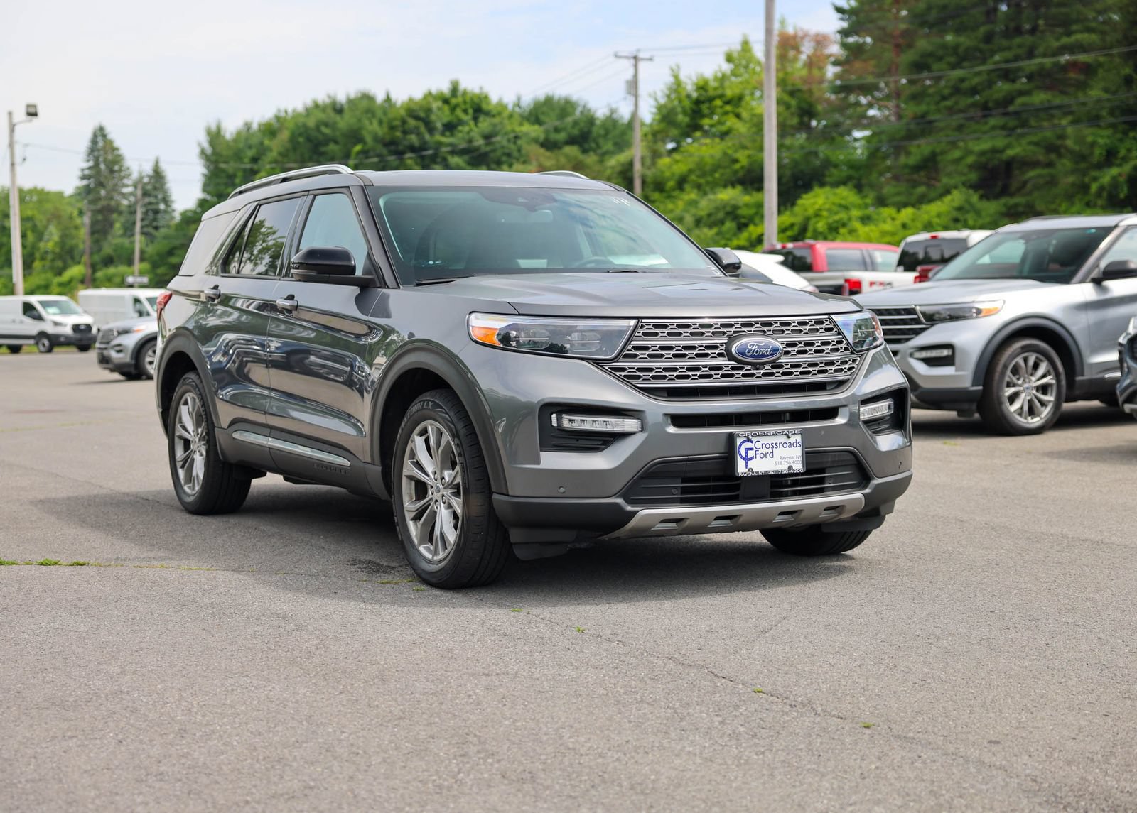 Used 2023 Ford Explorer Limited w/ Limited Technology Package AWD/4WD image 3