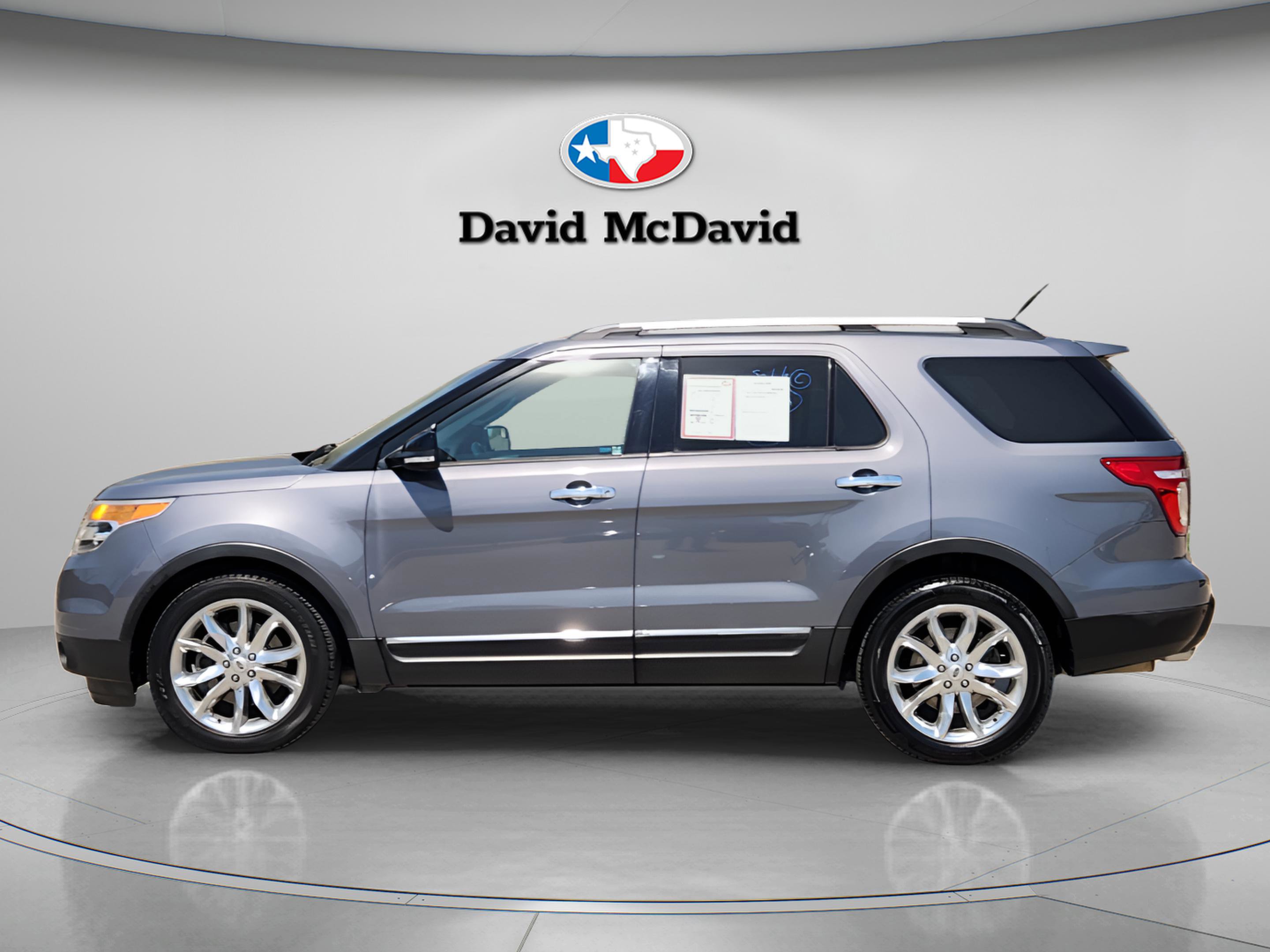 Used 2014 Ford Explorer XLT w/ Equipment Group 202A image 2