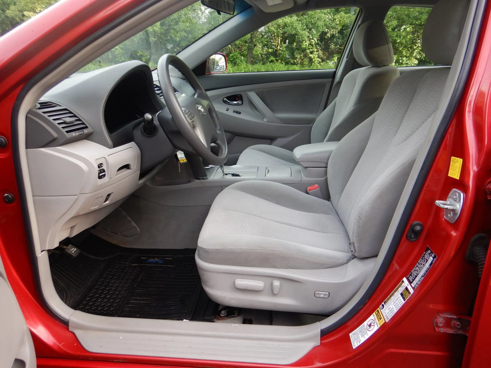 Used 2011 Toyota Camry LE w/ LE Extra-Value Pkg FWD image 12
