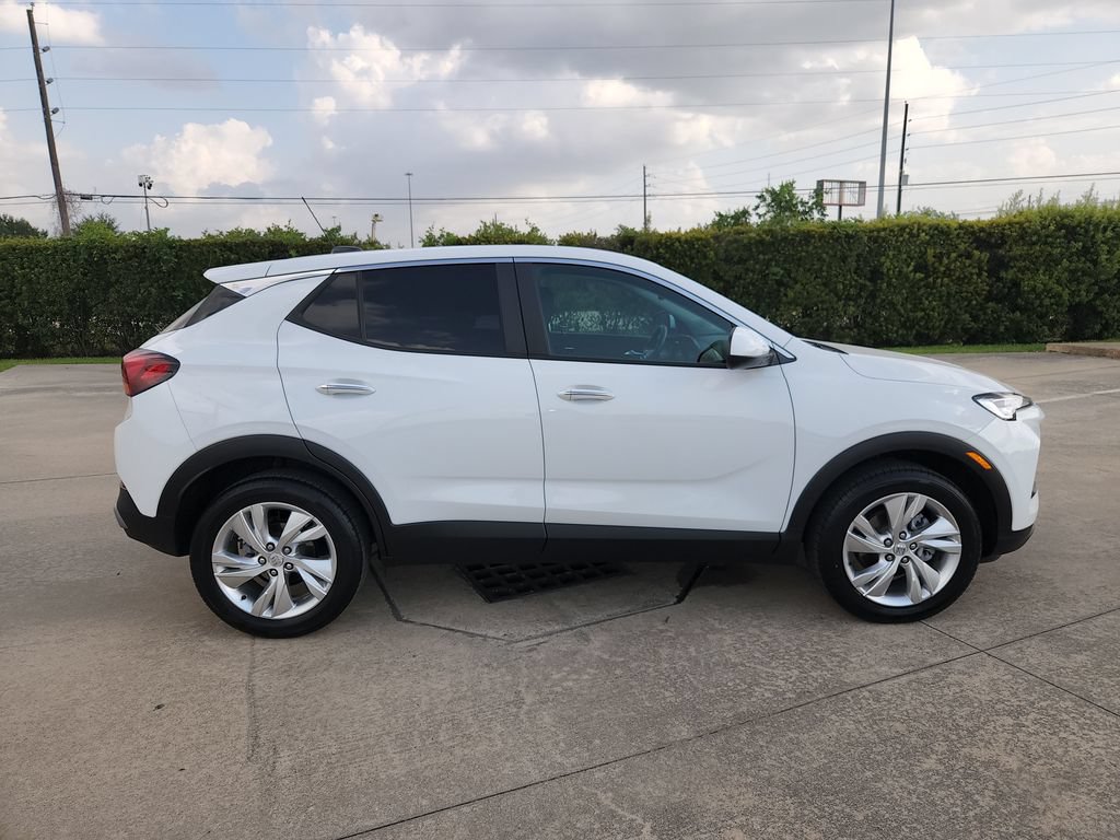 Used 2025 Buick Encore GX Preferred AWD/4WD image 4