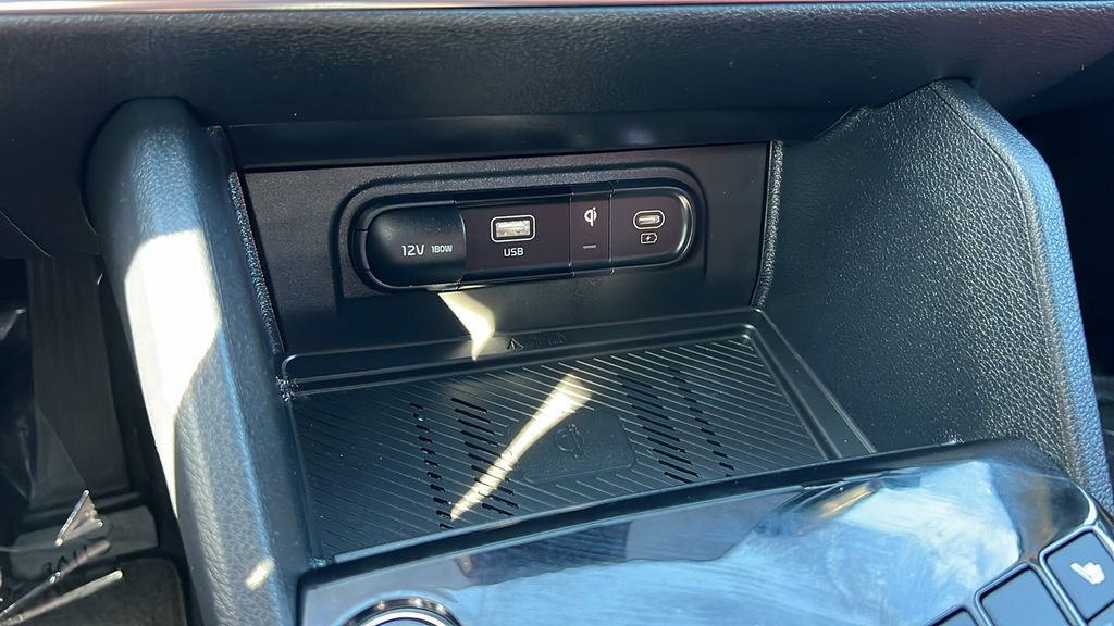 Used 2025 Kia Sportage SX image 20