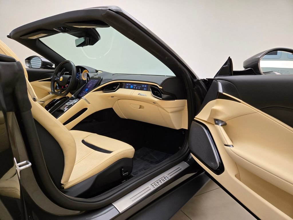Used 2024 Ferrari Roma Spider RWD image 23