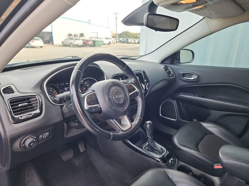 Used 2020 Jeep Compass Latitude image 14