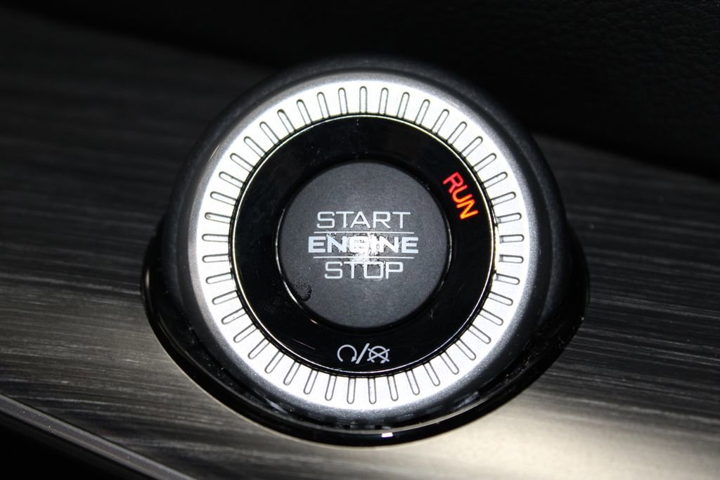 Used 2023 Jeep Wagoneer L Series III w/ Preferred Equipment Group image 56