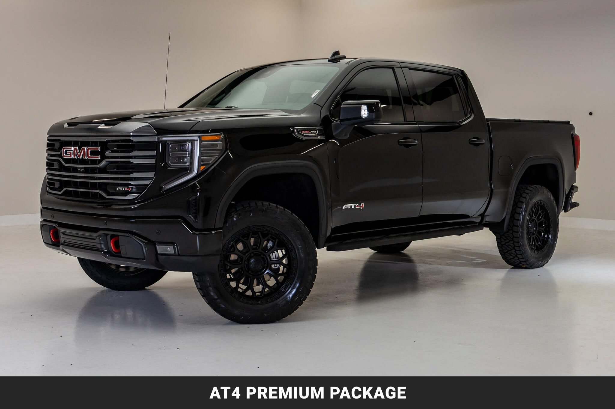 Used 2024 GMC Sierra 1500 AT4 w/ Technology Package AWD/4WD image 5