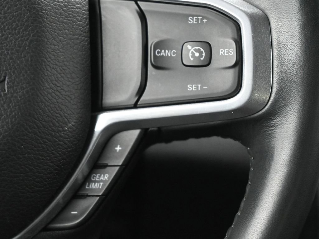 Used 2022 RAM 1500 Laramie AWD/4WD image 7