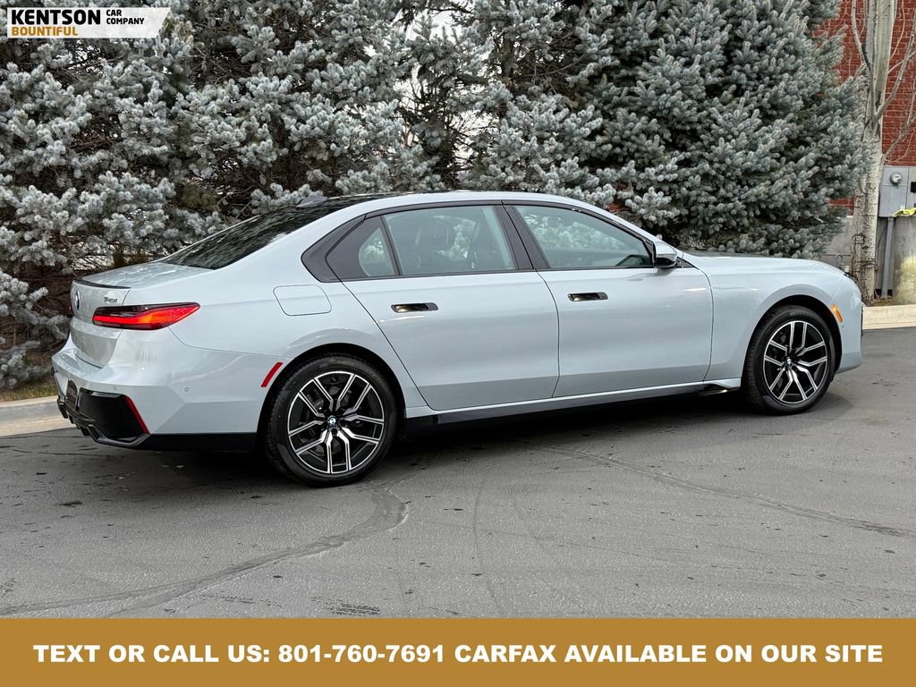 Used 2025 BMW 740i xDrive 740i xDrive image 8