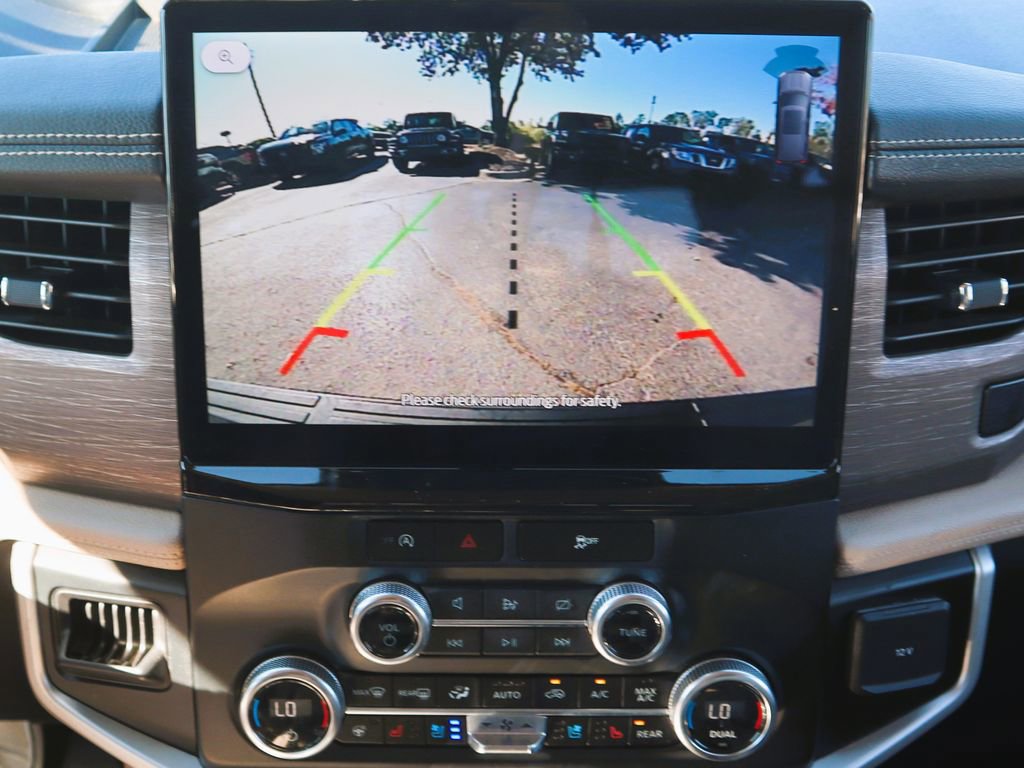 Used 2024 Ford Expedition Limited image 17