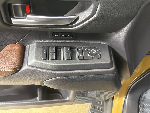 Used 2025 Toyota Land Cruiser image 33