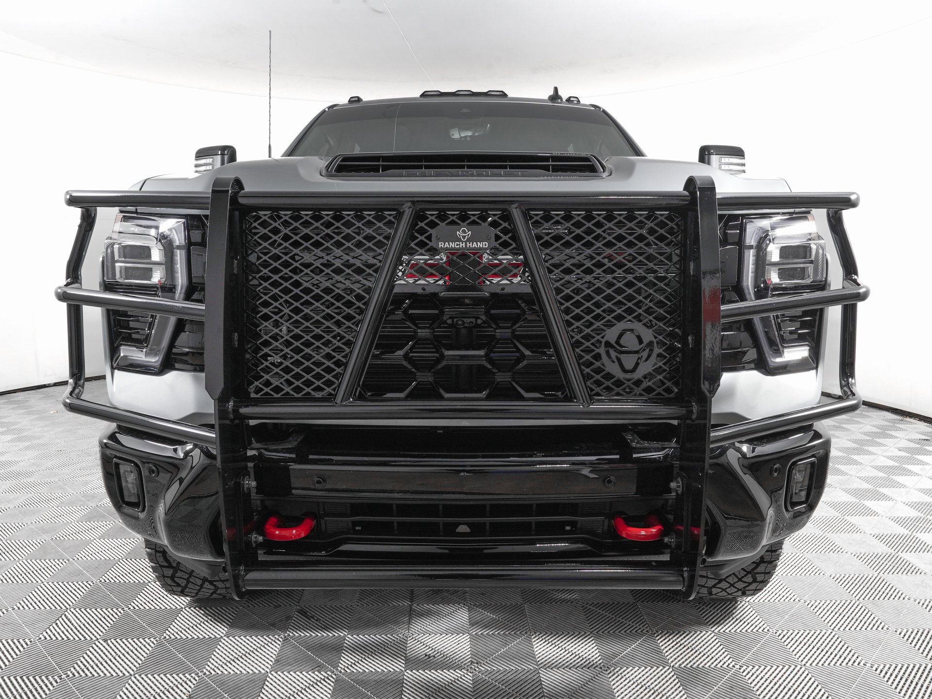 Used 2025 Chevrolet Silverado 2500 ZR2 w/ Technology Package image 2