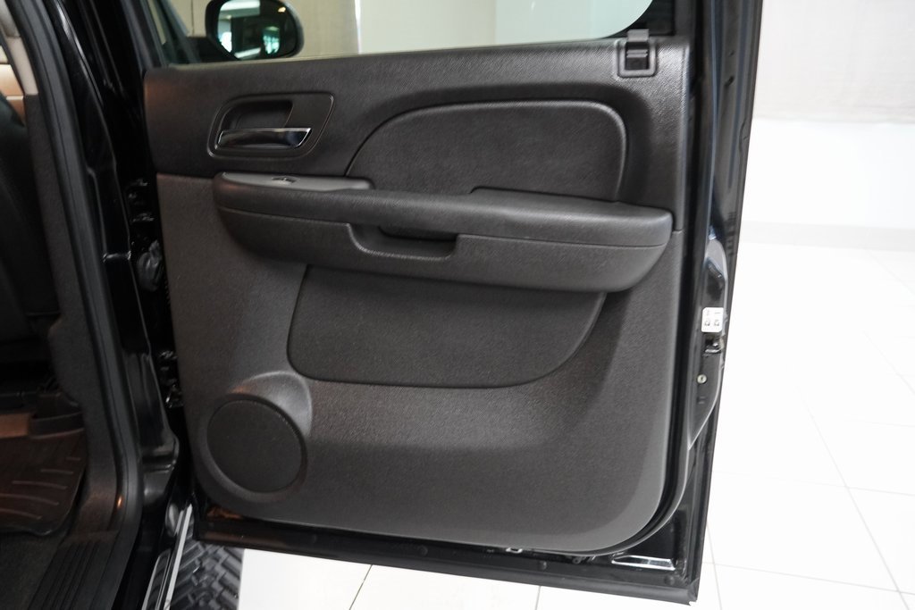 Used 2013 Chevrolet Avalanche LT w/ Suspension Package, Off-Road image 28