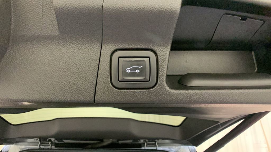 Used 2021 GMC Acadia Denali w/ Denali Technology Package image 24