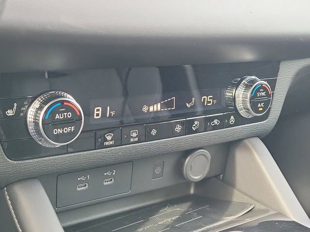 New 2026 Mitsubishi Outlander SE image 32