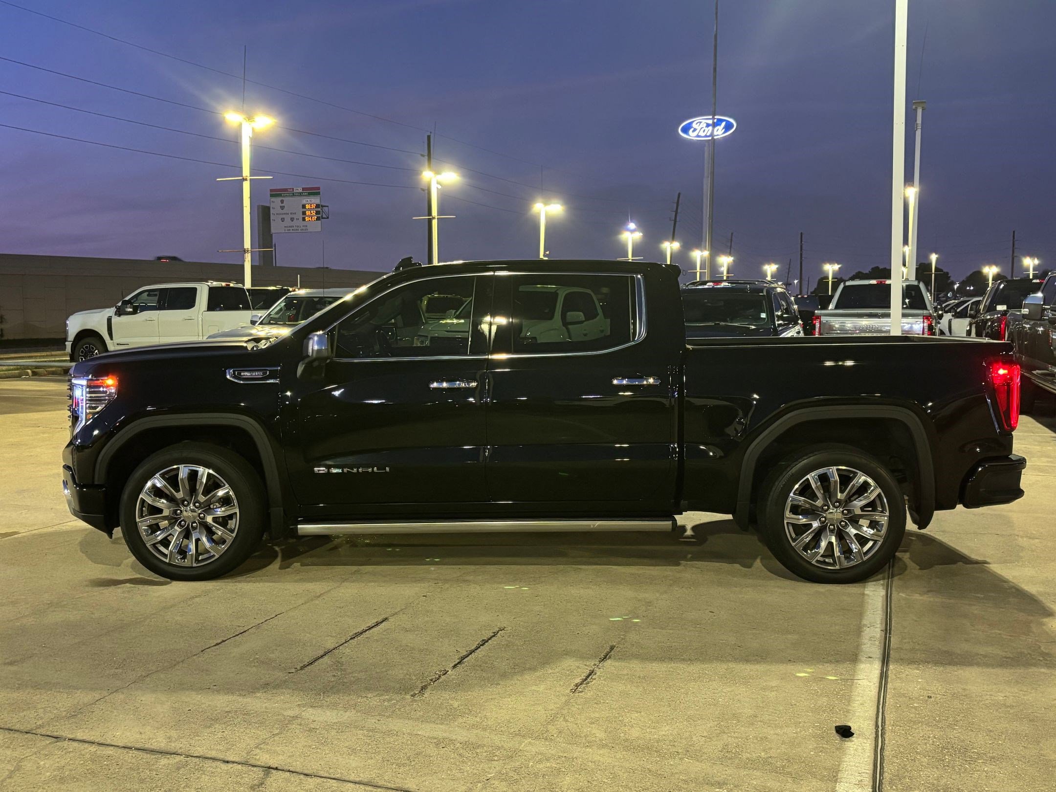 Used 2023 GMC Sierra 1500 Denali w/ Denali Reserve Package image 7