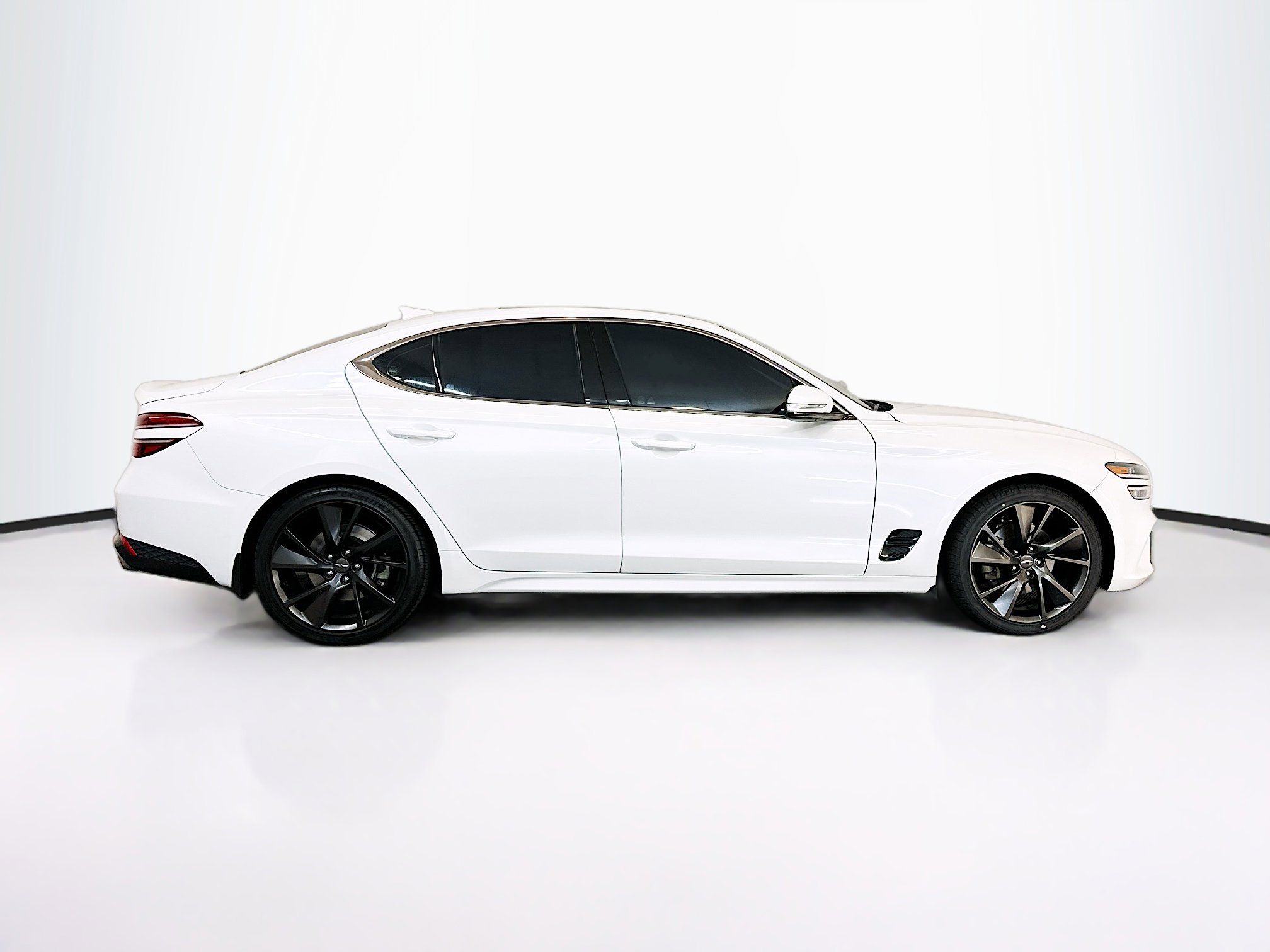 Used 2023 Genesis G70 2.0T w/ Sport Prestige Package image 10