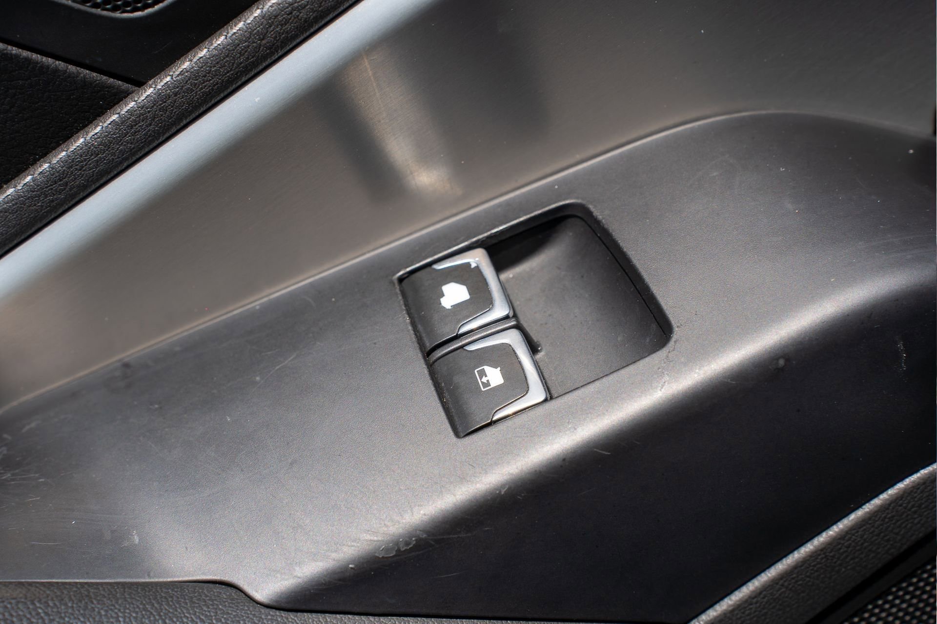 Used 2019 Chevrolet Corvette Stingray Coupe w/ 1LT image 19