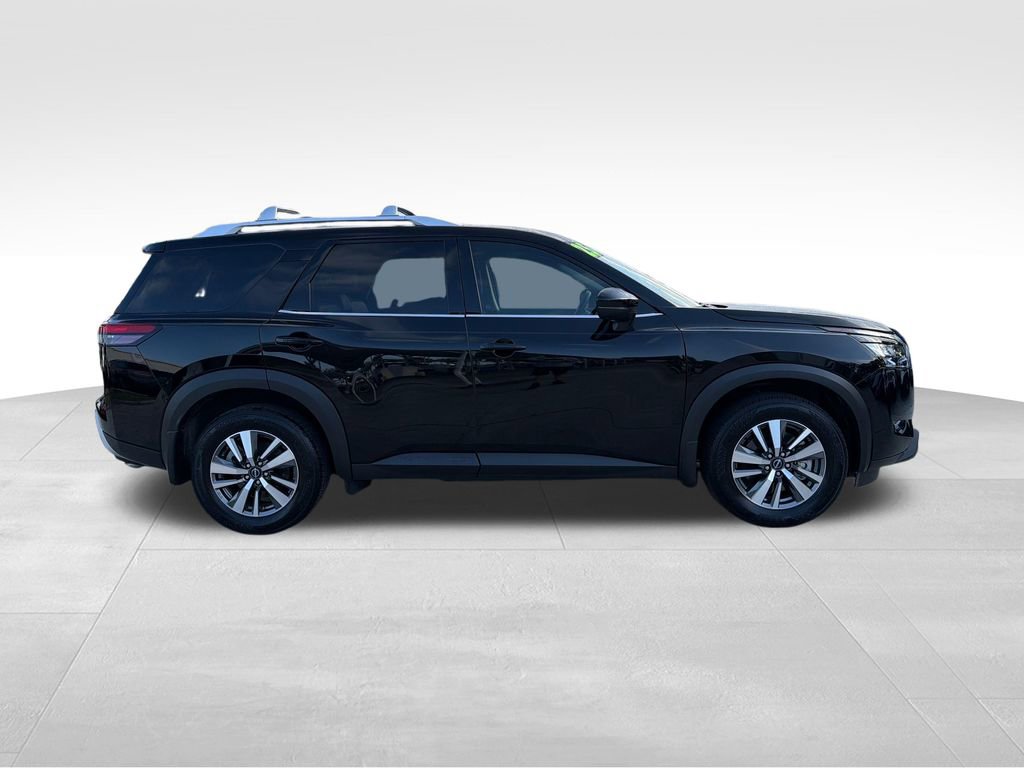 Used 2025 Nissan Pathfinder SL AWD/4WD image 9