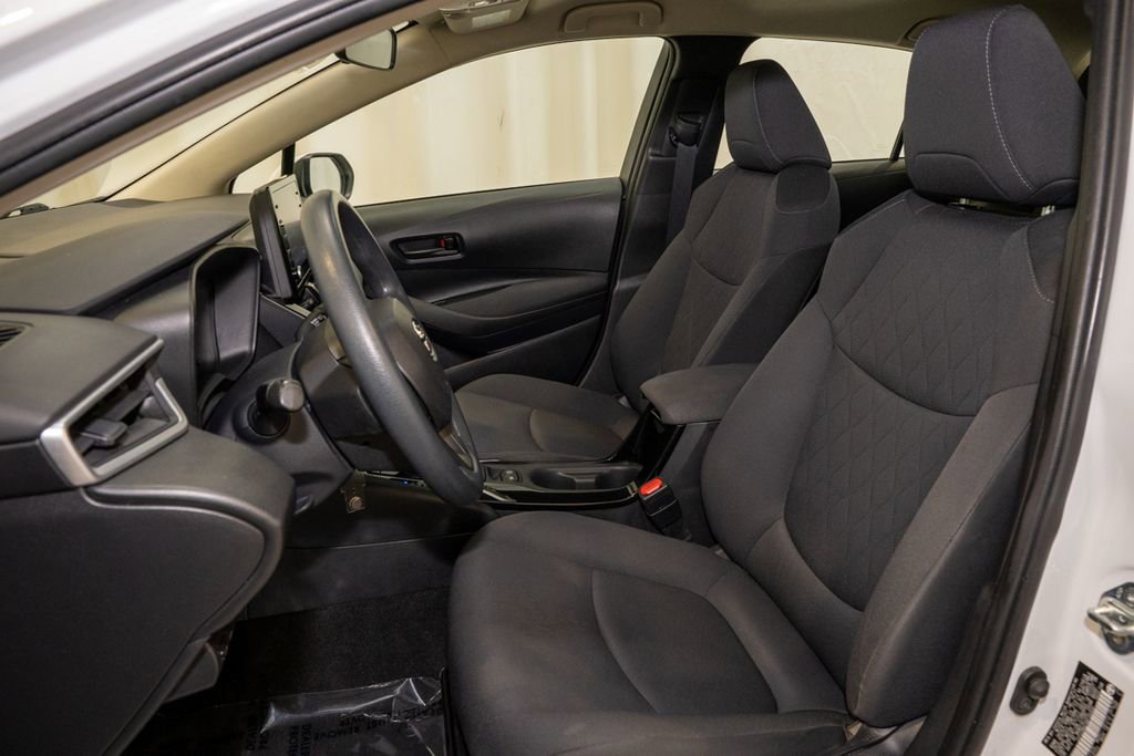 Used 2022 Toyota Corolla LE image 9