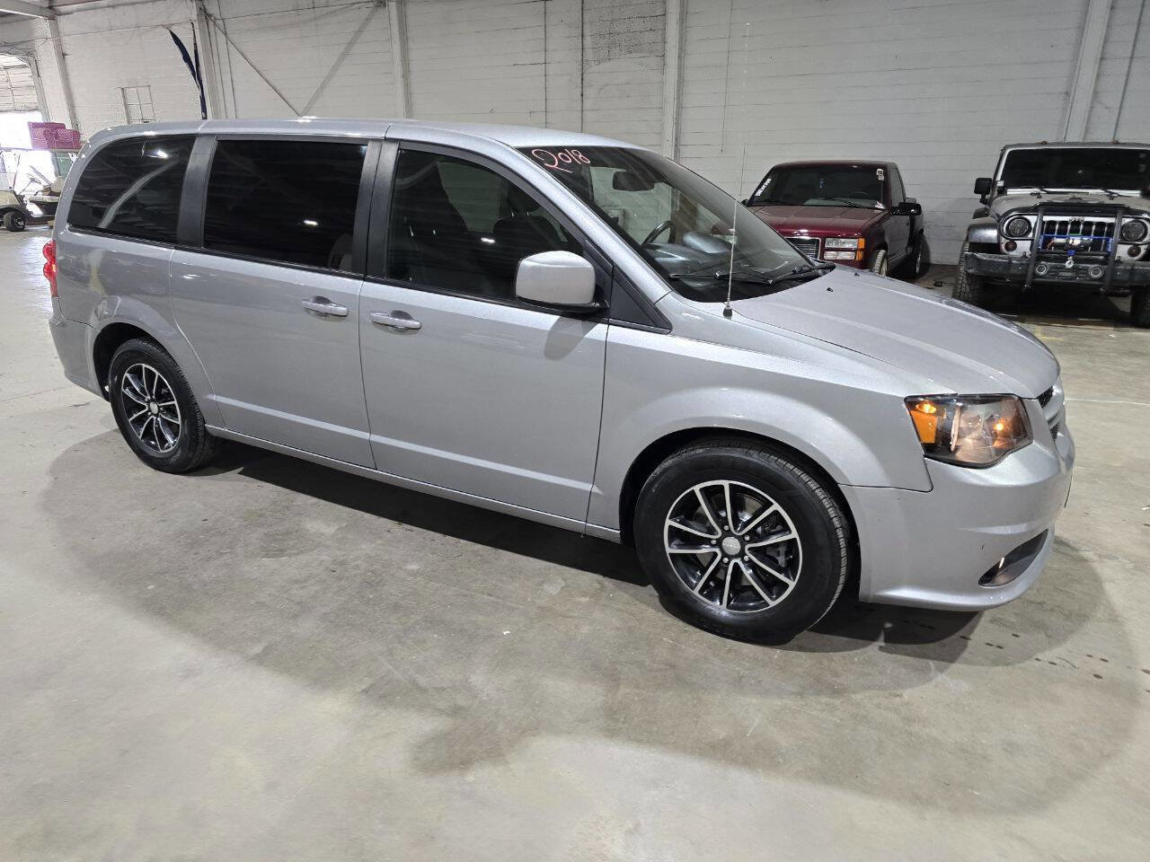 Used 2018 Dodge Grand Caravan GT FWD image 17