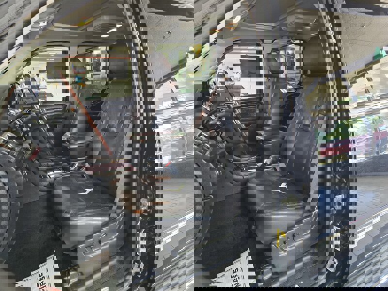 Used 2011 Cadillac Escalade ESV Luxury image 10