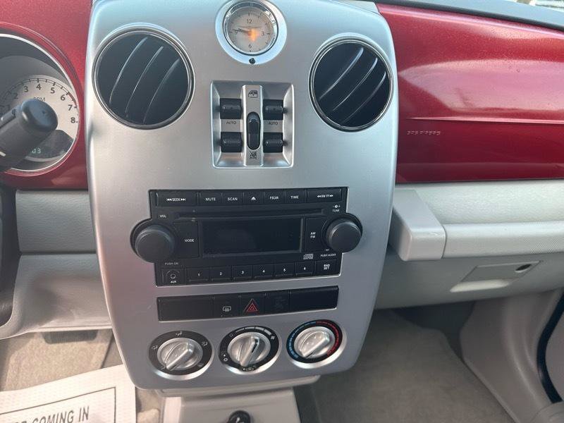 Used 2006 Chrysler PT Cruiser Limited FWD image 9
