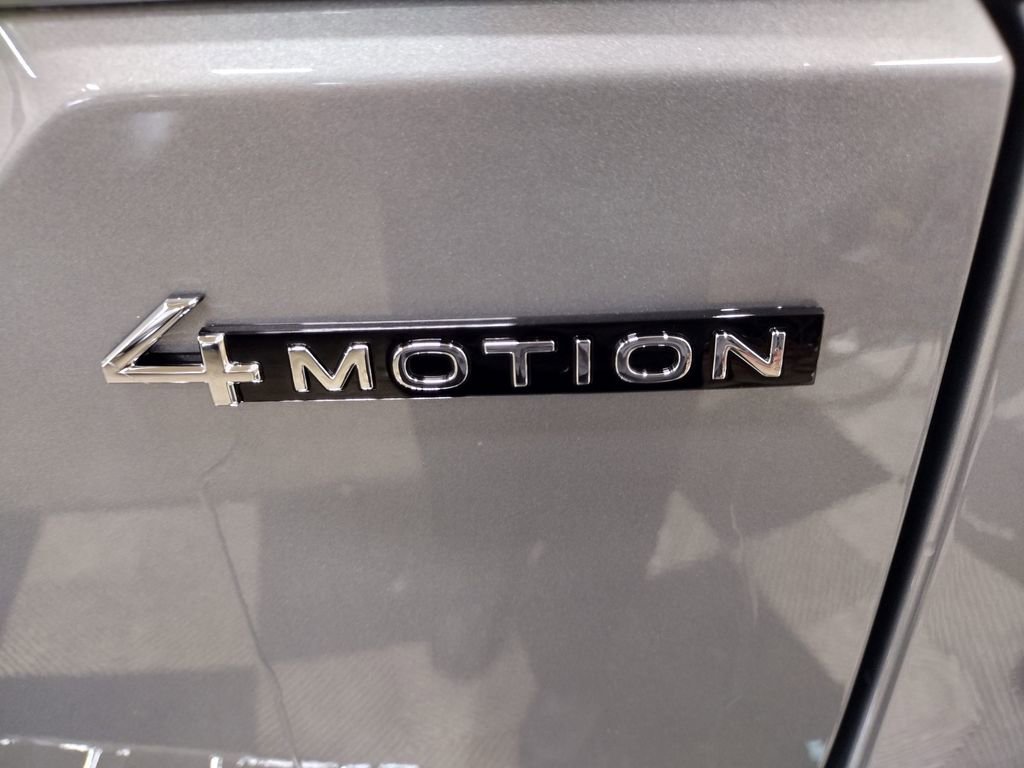 New 2025 Volkswagen Atlas SE image 14